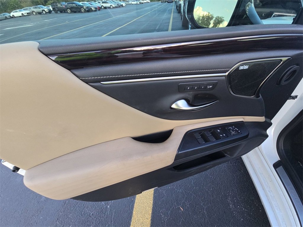 Used 2020 Lexus ES 350 Luxury w/ Accessory Package 2 image 16