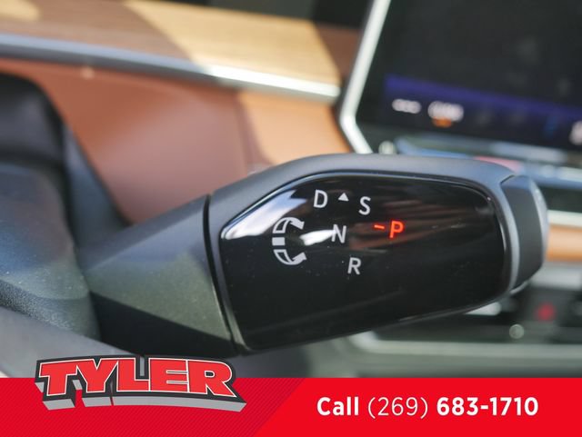Used 2025 Volkswagen Tiguan SEL R-Line AWD/4WD image 27