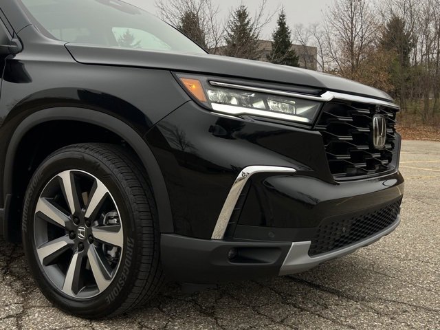 Certified 2025 Honda Pilot Elite image 9