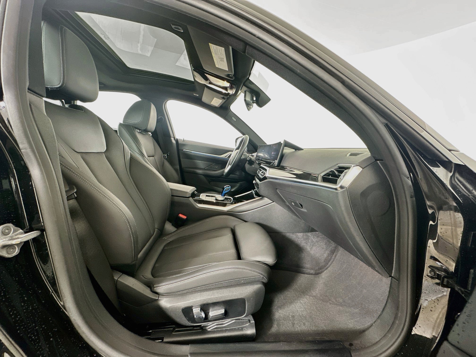Used 2023 BMW i4 eDrive35 w/ Premium Package RWD image 33