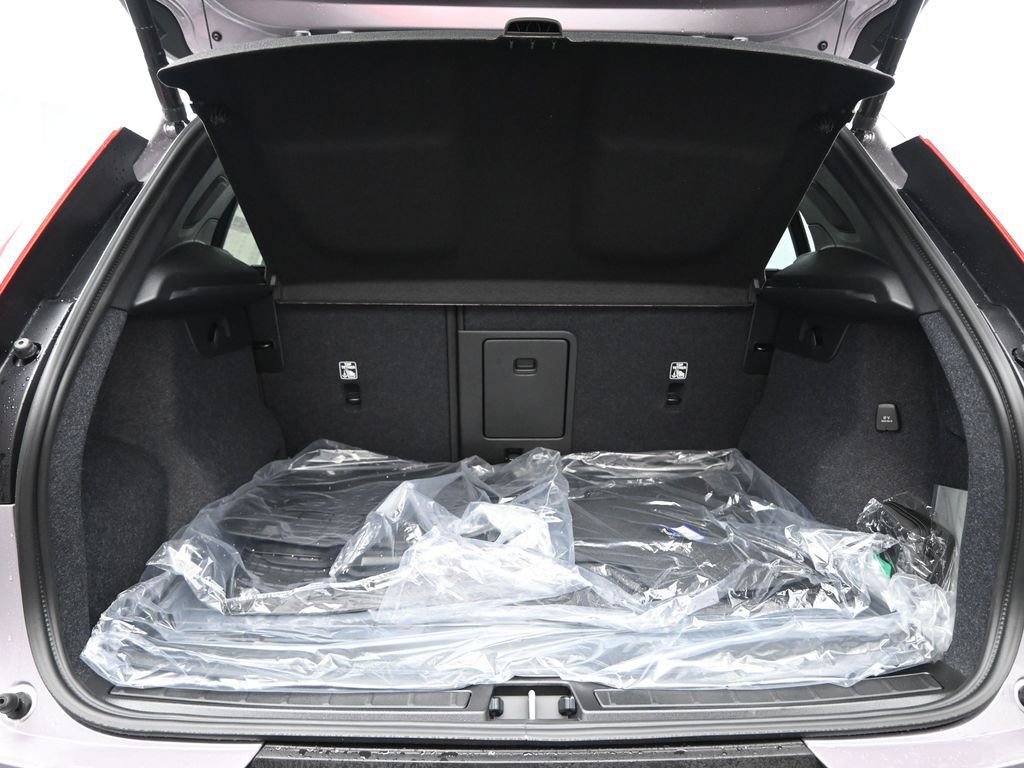 New 2026 Volvo XC40 B5 Ultra w/ Protection Package Premier AWD/4WD image 25