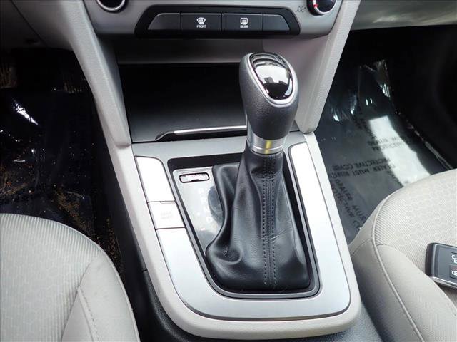 Used 2018 Hyundai Elantra SEL FWD image 16