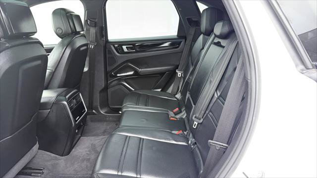 Used 2019 Porsche Cayenne AWD/4WD image 17
