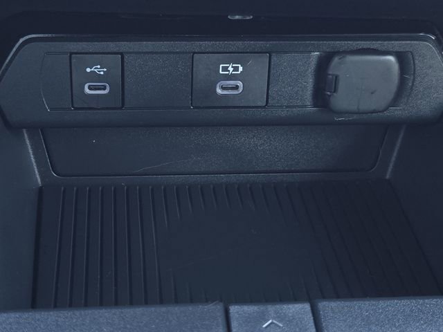 Used 2025 Toyota Prius LE image 27