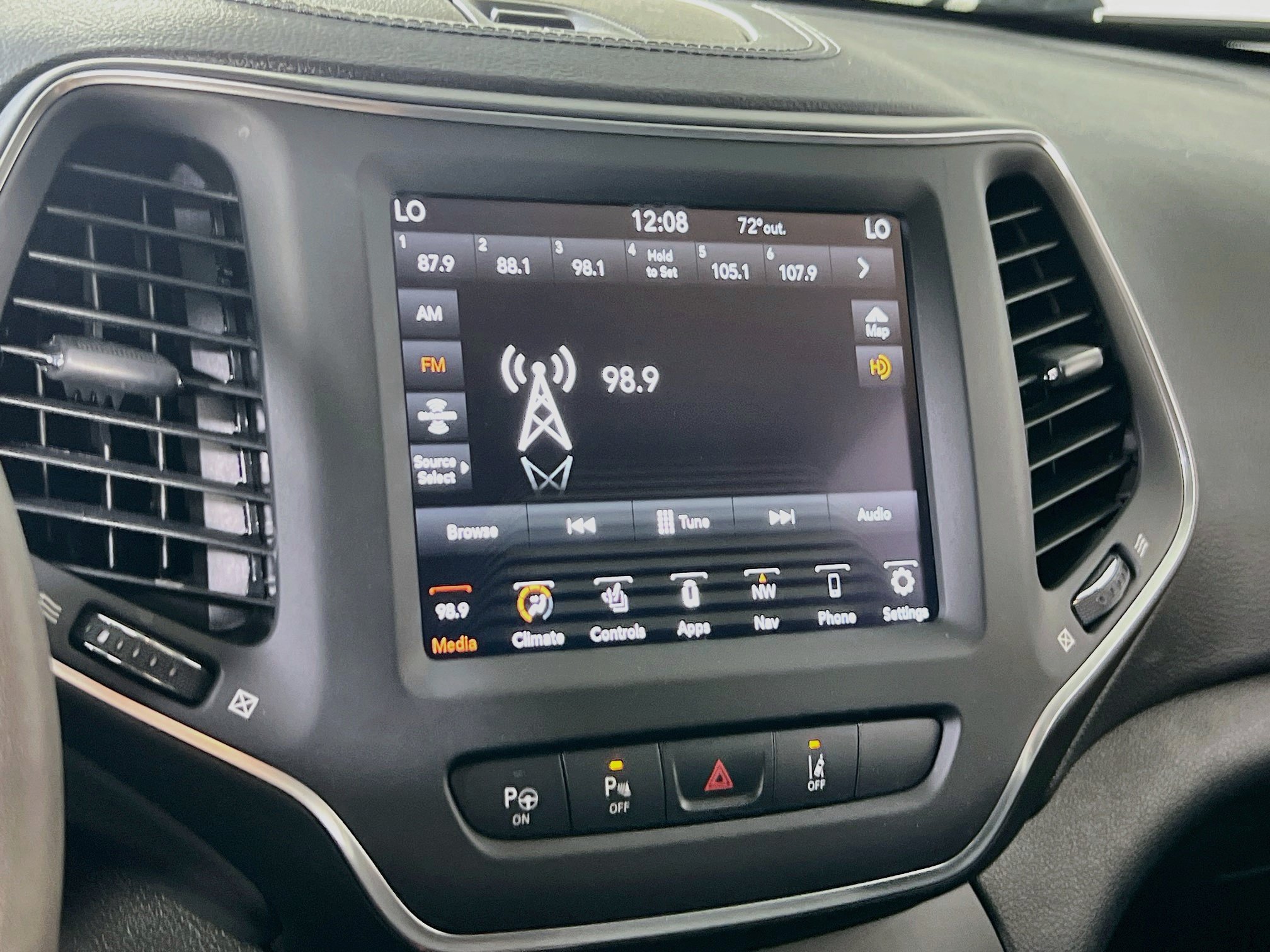 Used 2023 Jeep Cherokee Altitude Lux w/ Lux Elite Package AWD/4WD image 15