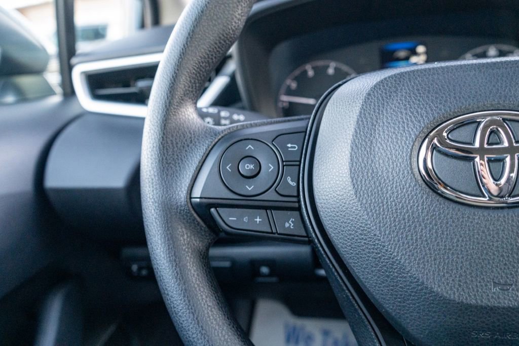 Used 2025 Toyota Corolla LE w/ LE Premium Package image 25