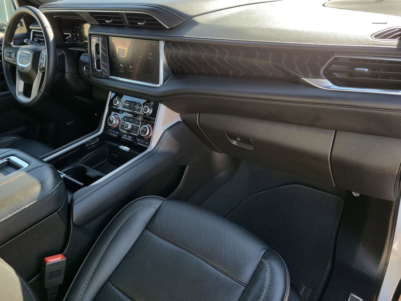 Used 2023 GMC Yukon XL Denali image 28