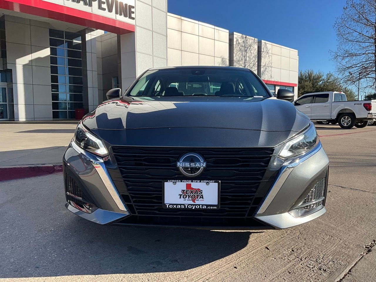 Used 2025 Nissan Altima 2.5 SV image 4