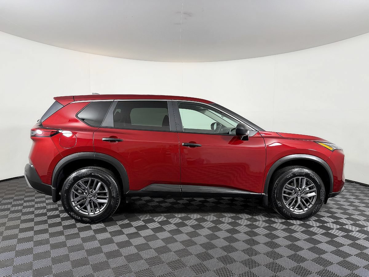 Used 2023 Nissan Rogue S AWD/4WD image 7