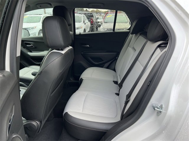 Used 2022 Chevrolet Trax LT w/ LT Convenience Package image 22