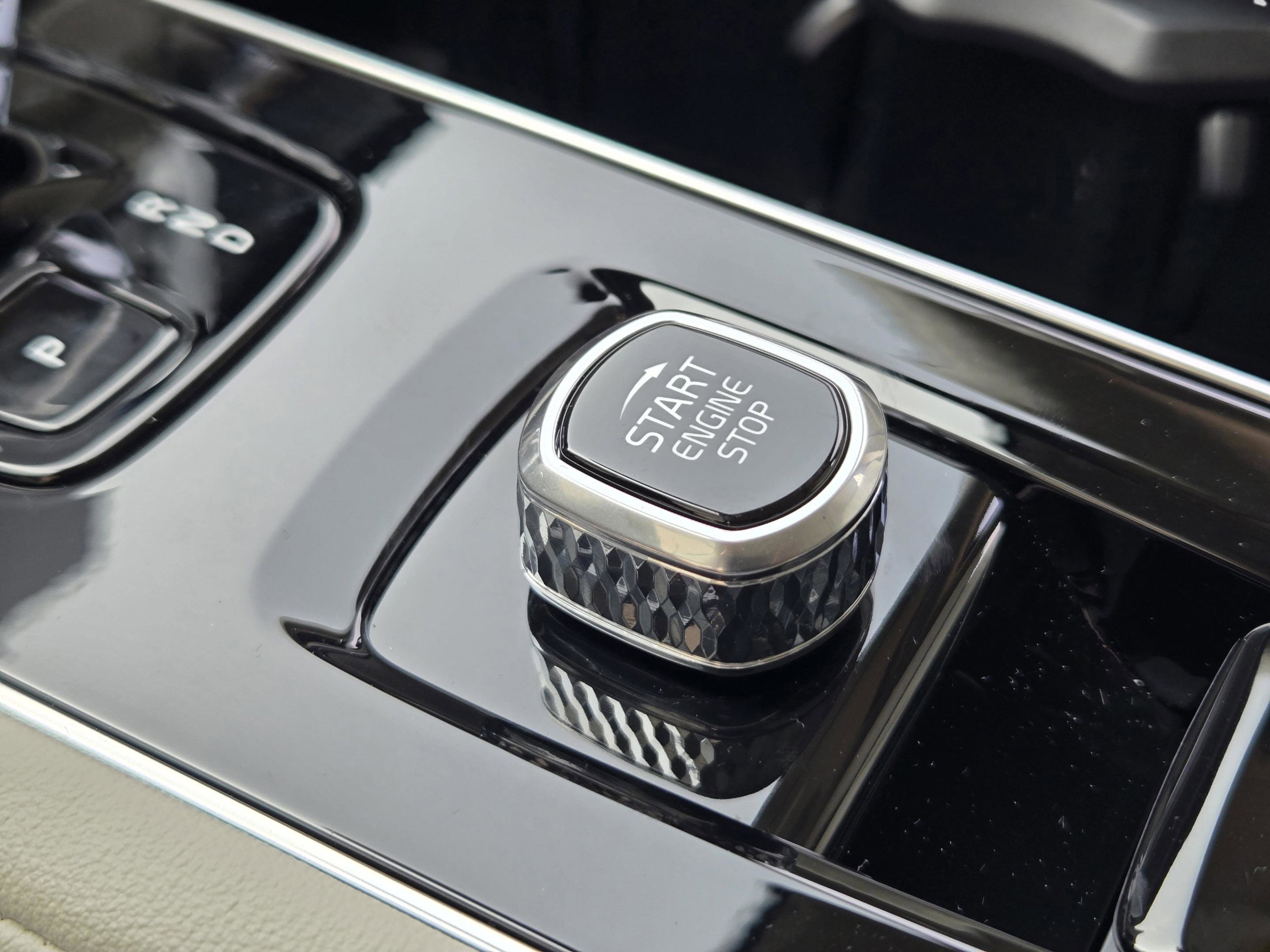 New 2026 Volvo XC90 T8 Ultra w/ Lounge Package AWD/4WD image 32