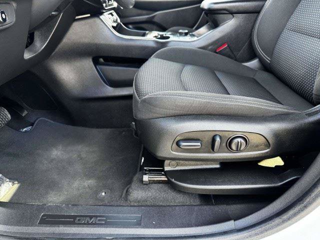 Used 2023 GMC Terrain SLE w/ Driver Convenience Package FWD image 23