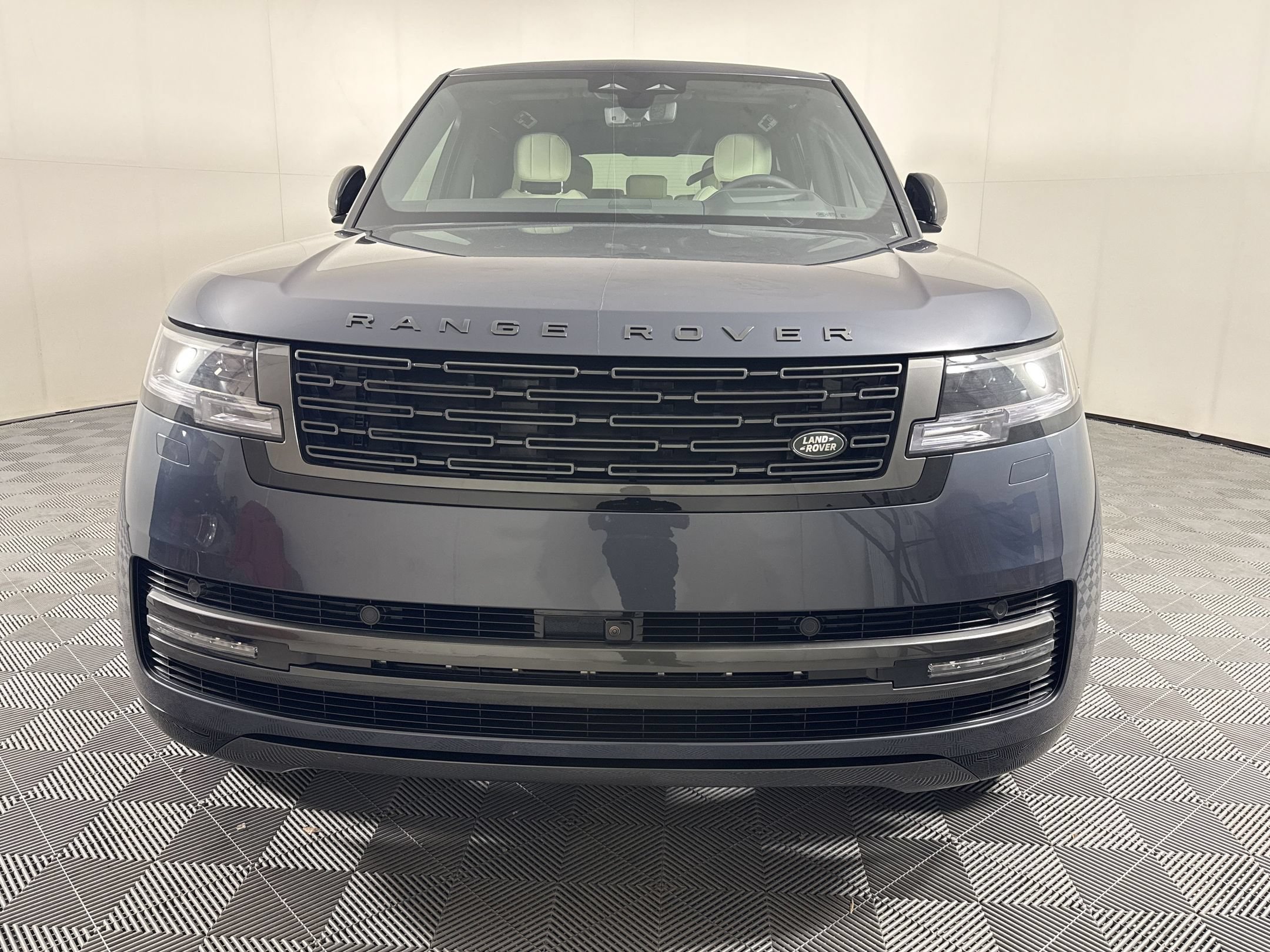 New 2026 Land Rover Range Rover Long Wheelbase SE AWD/4WD image 5