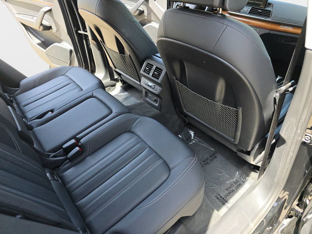 Used 2023 Audi Q5 2.0T Premium w/ Convenience Package AWD/4WD image 13