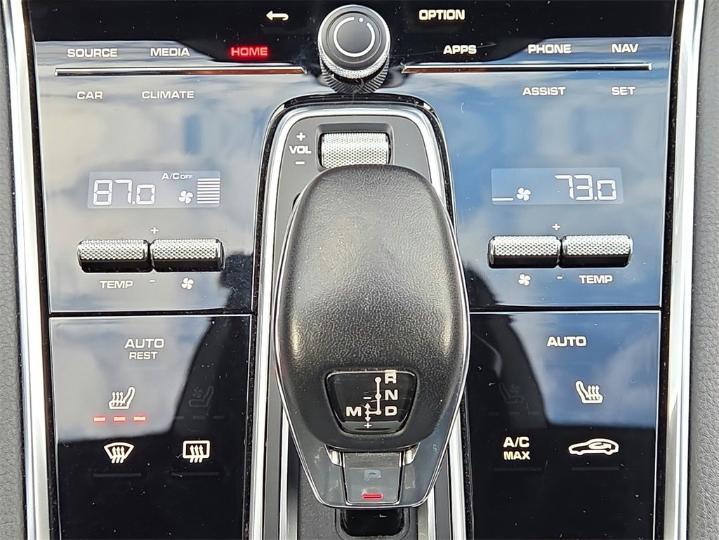 Used 2022 Porsche Panamera 4 image 13