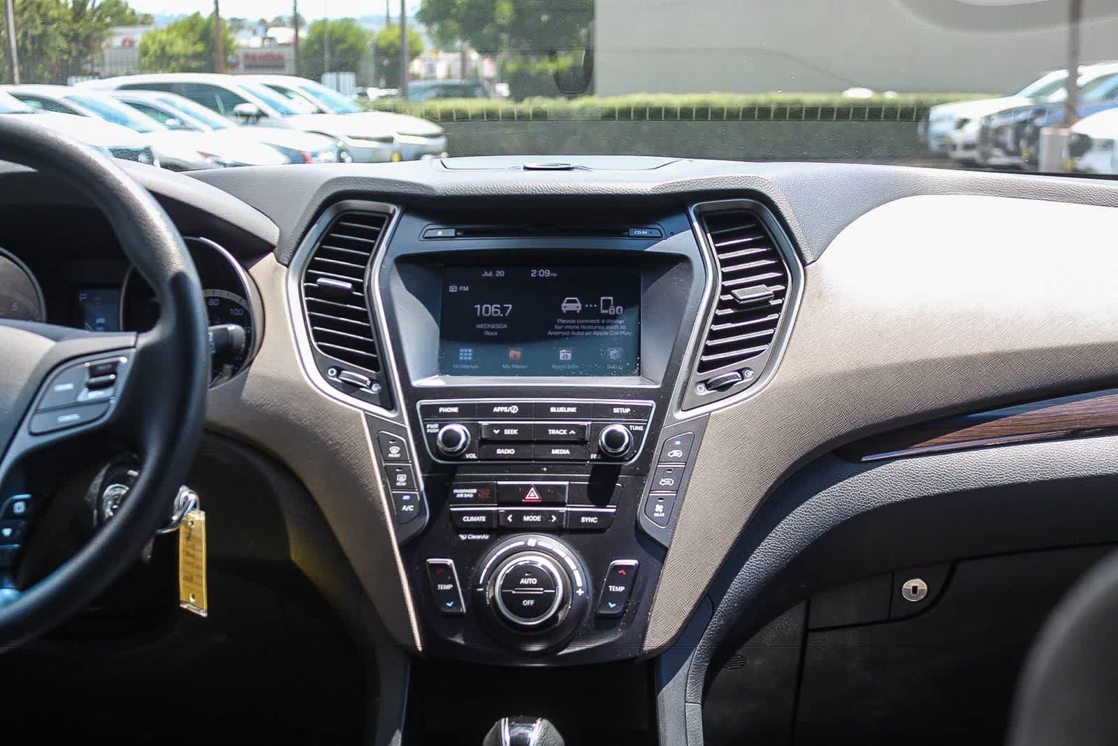 Used 2019 Hyundai Santa Fe XL SE FWD image 17