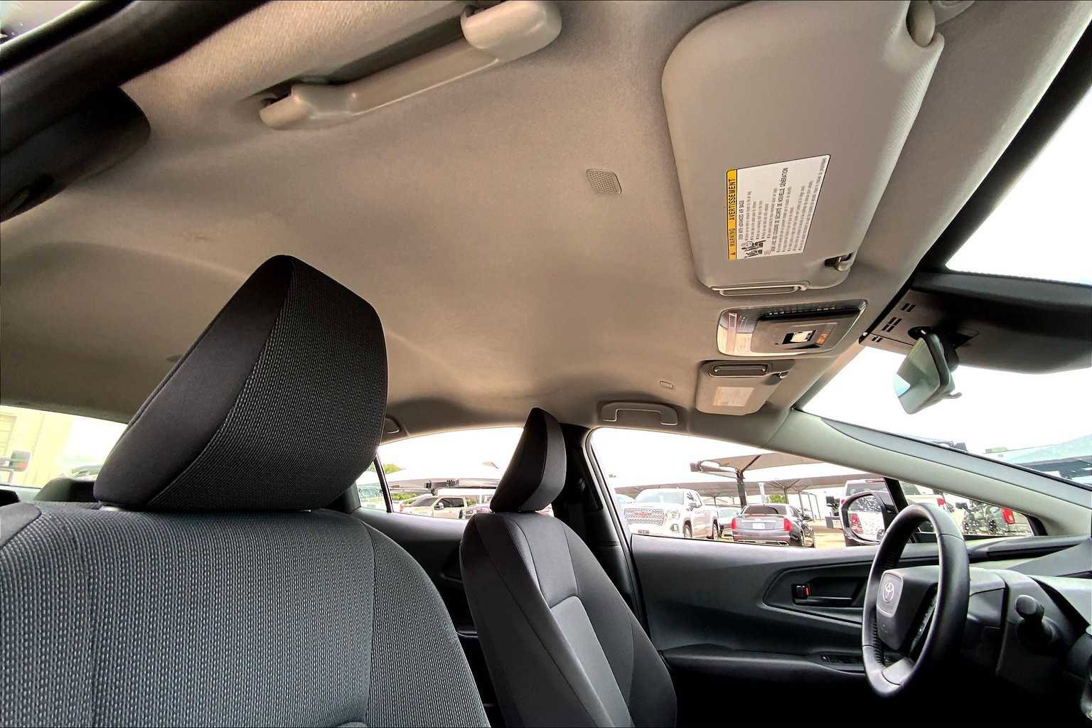 Used 2024 Toyota Prius XLE image 25