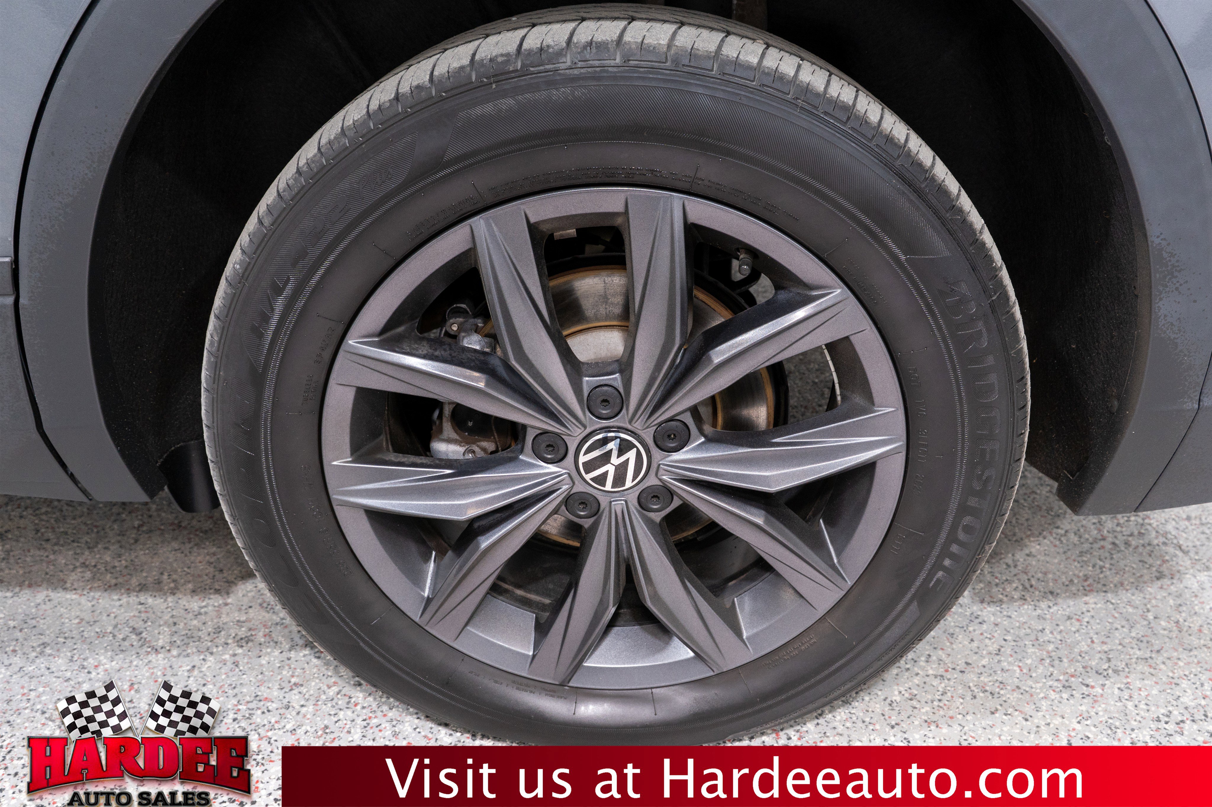 Used 2023 Volkswagen Tiguan SE image 10