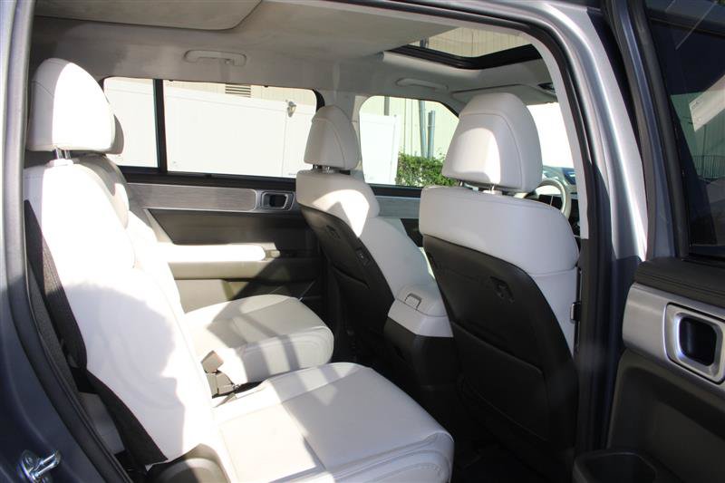 Used 2025 Hyundai Santa Fe Calligraphy FWD image 16