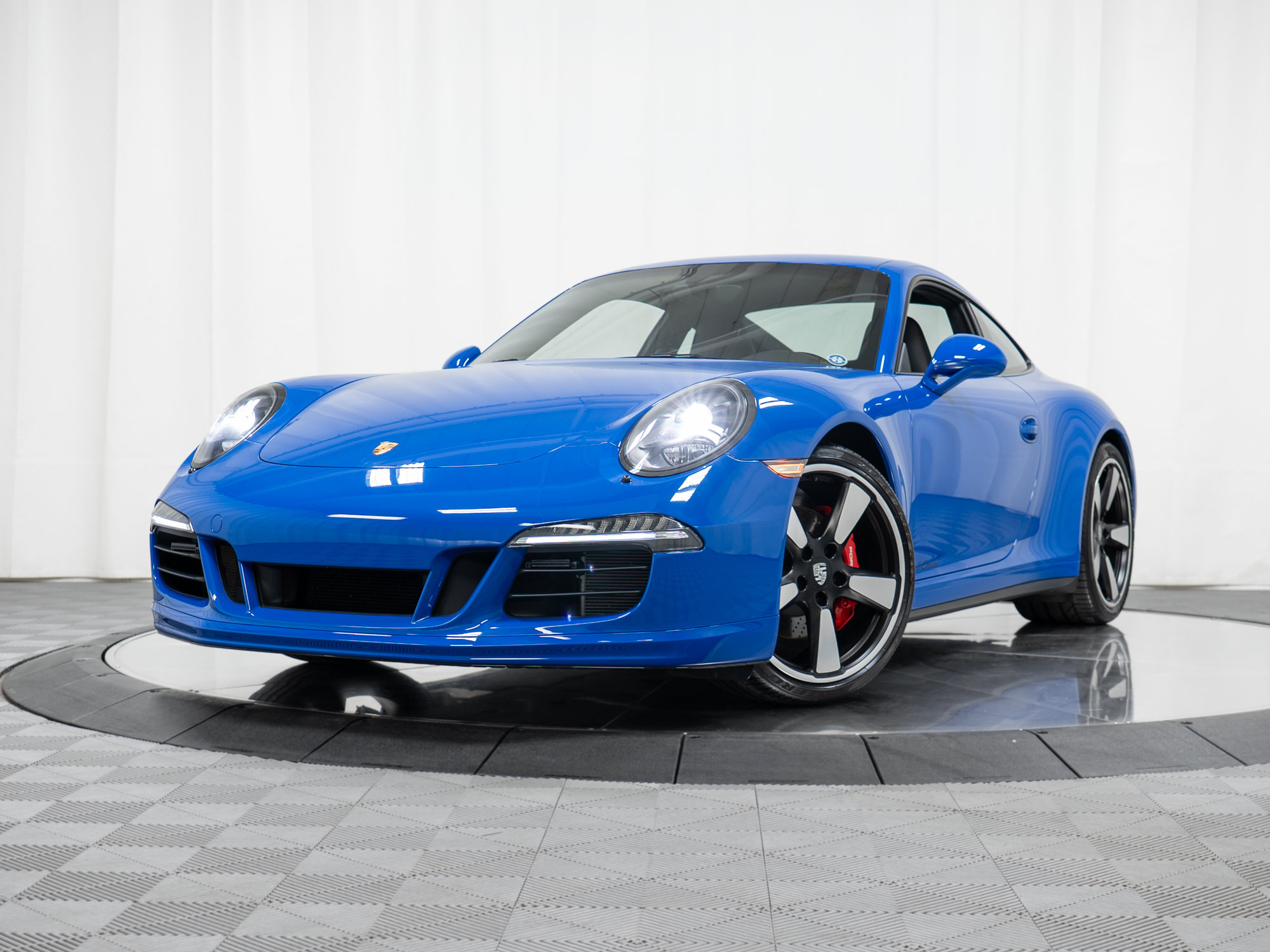 Certified 2016 Porsche 911 Carrera GTS RWD image 45