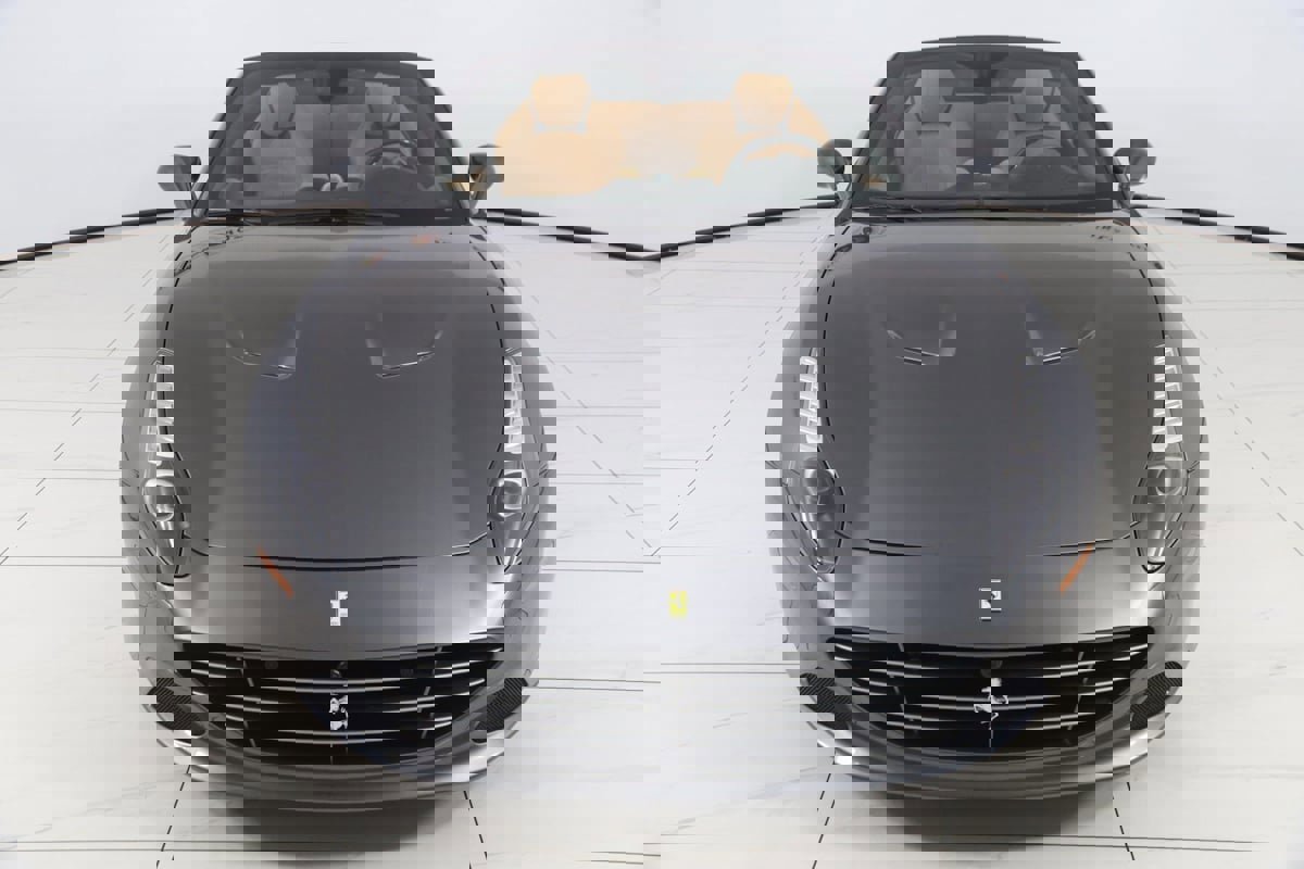 Used 2018 Ferrari California T image 97