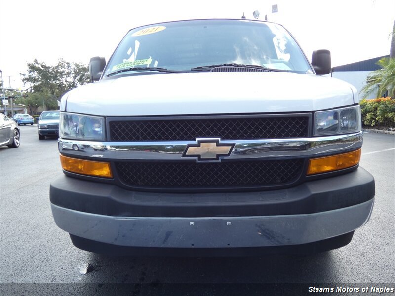 Used 2021 Chevrolet Express 2500 w/ Driver Convenience Package RWD image 4