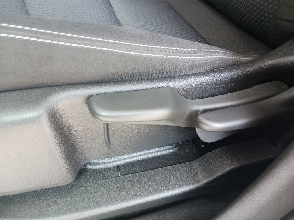 Used 2024 GMC Terrain SLE AWD/4WD image 32