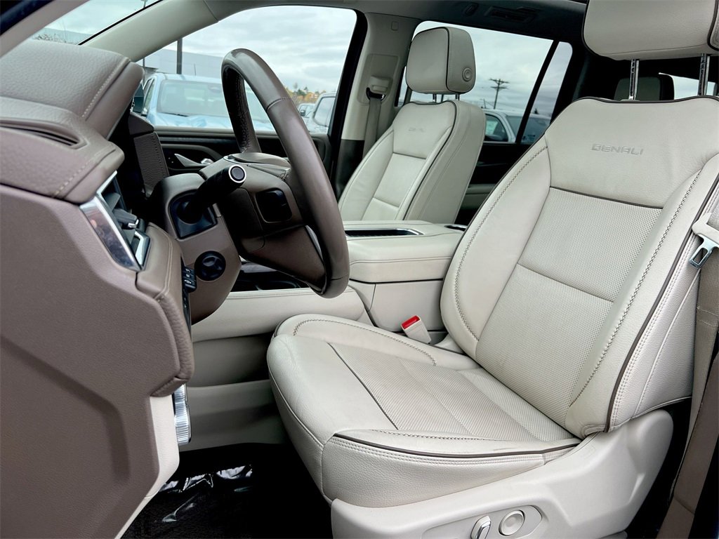 Used 2022 GMC Yukon XL Denali image 17