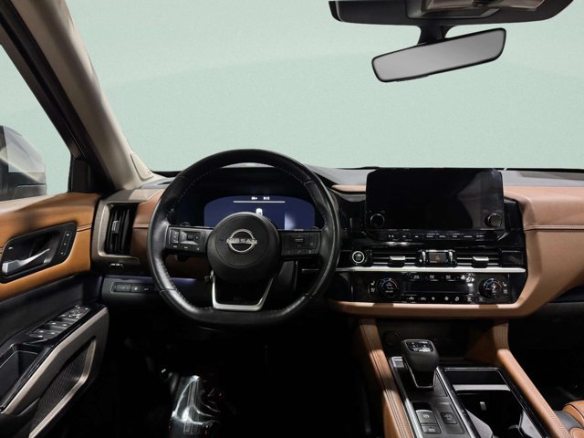 Used 2023 Nissan Pathfinder Platinum AWD/4WD image 10
