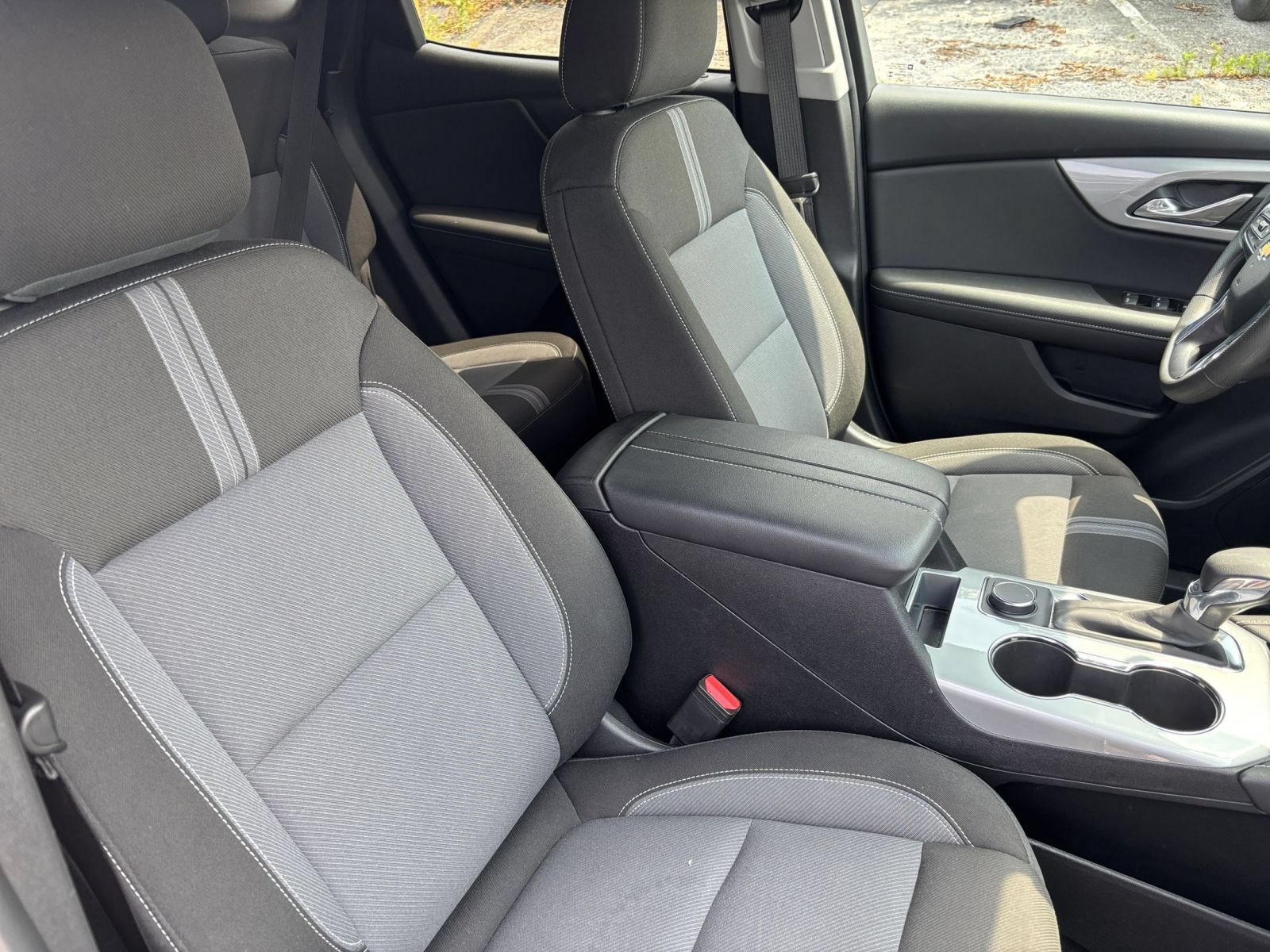 Used 2025 Chevrolet Blazer LT FWD image 31