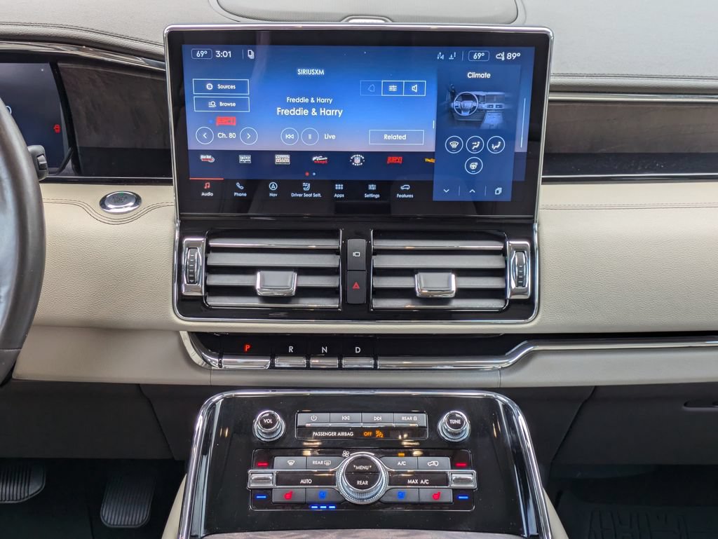 Certified 2022 Lincoln Navigator Reserve AWD/4WD image 23