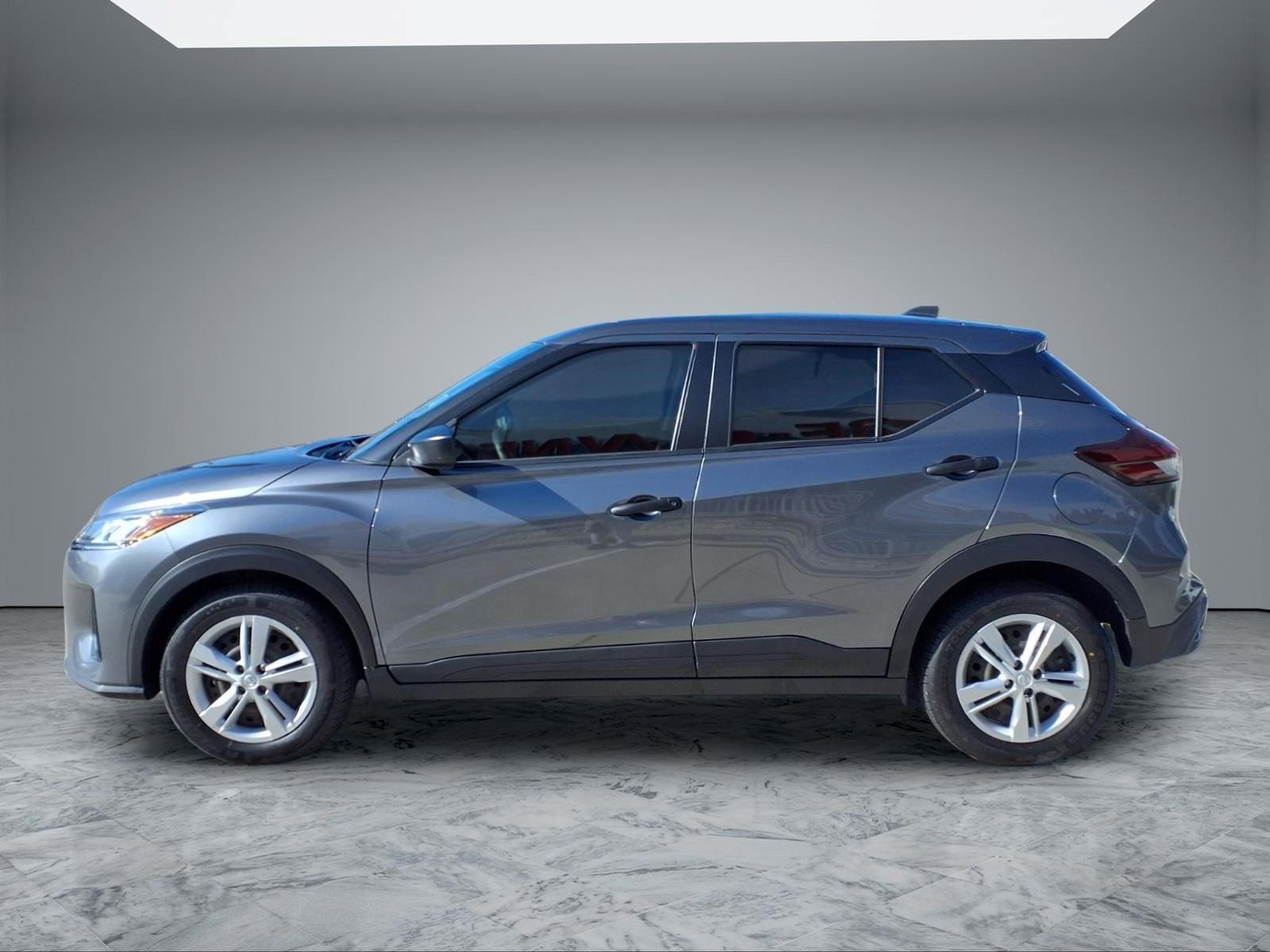 Used 2023 Nissan Kicks S FWD image 4