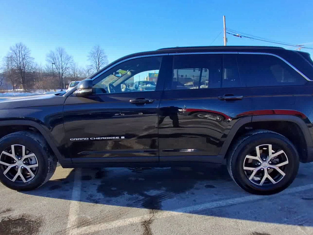 Used 2024 Jeep Grand Cherokee Limited image 5