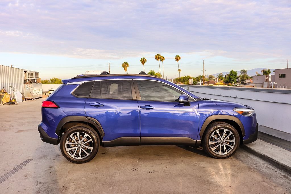 Used 2022 Toyota Corolla Cross XLE FWD image 13