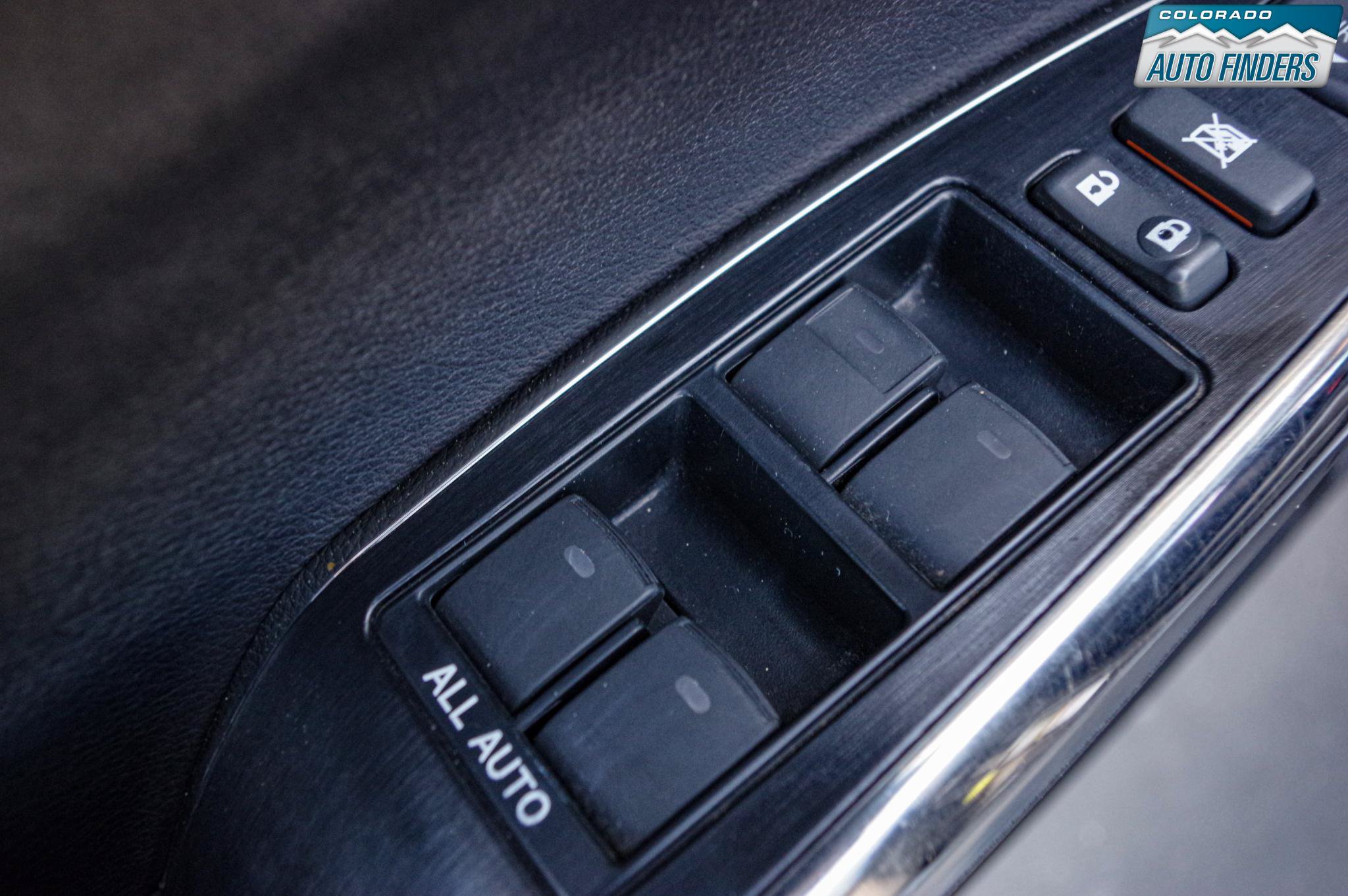Used 2013 Toyota Avalon XLE Premium FWD image 11