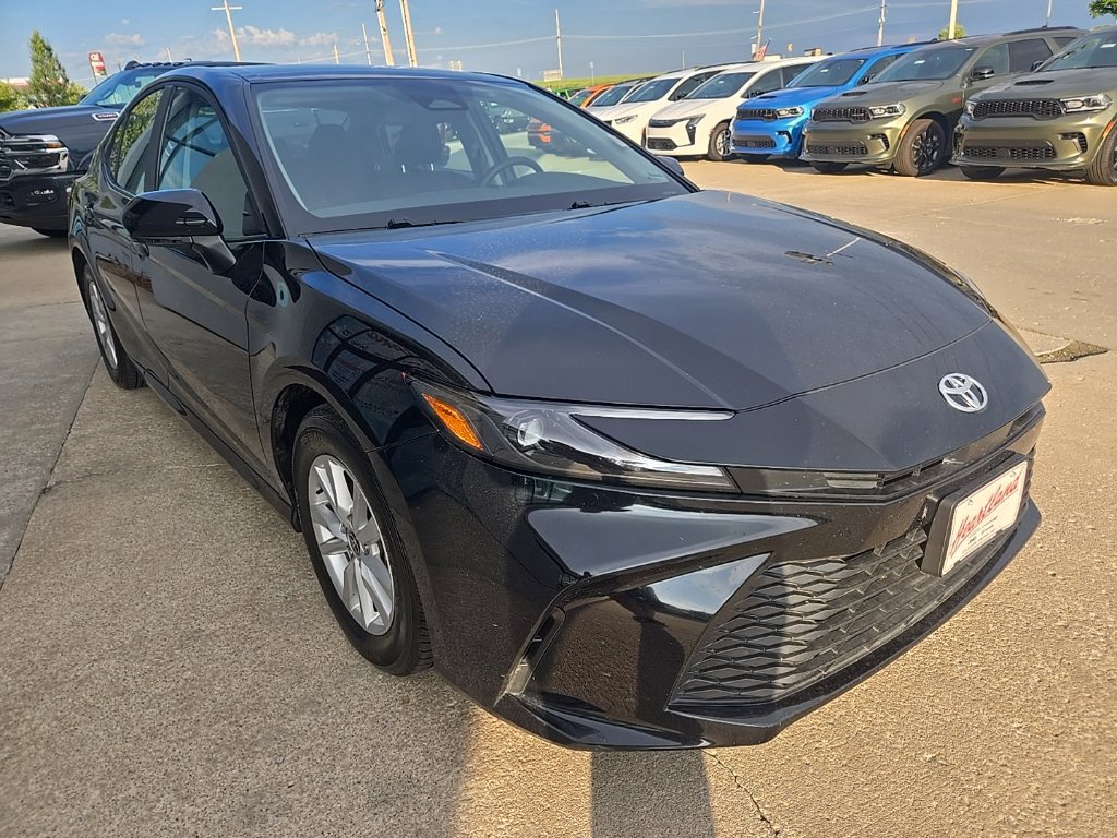 Used 2025 Toyota Camry LE FWD image 34