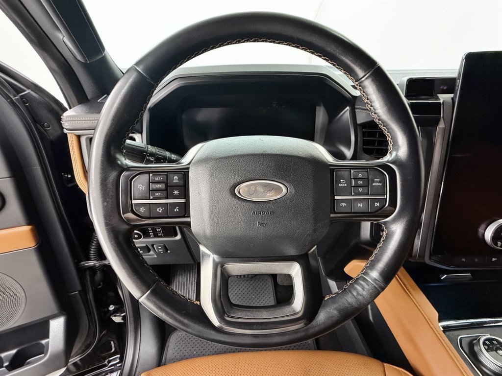 Used 2023 Ford Expedition Platinum AWD/4WD image 12