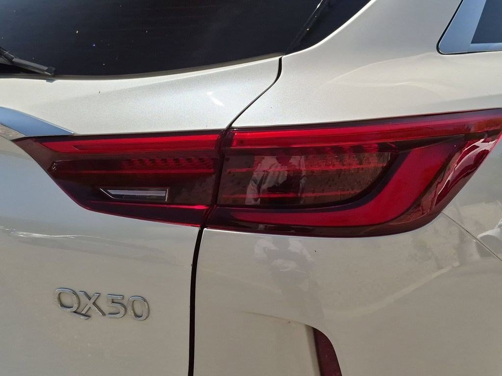 Used 2020 INFINITI QX50 Luxe w/ Cargo Package FWD image 12