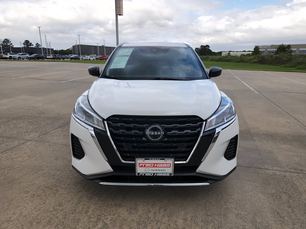 Used 2024 Nissan Kicks S FWD image 11