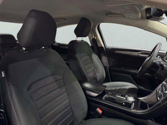 Used 2020 Ford Fusion SE image 42