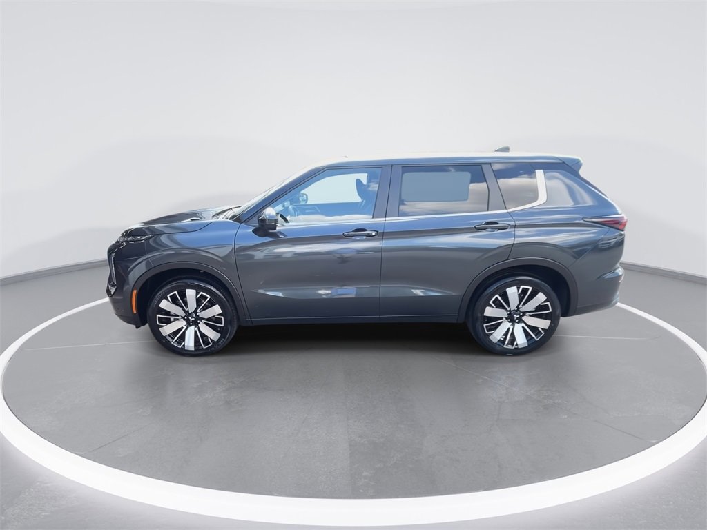 New 2025 Mitsubishi Outlander SE image 5