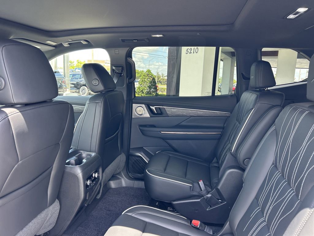 New 2026 Buick Enclave Avenir w/ Super Cruise Package FWD image 14