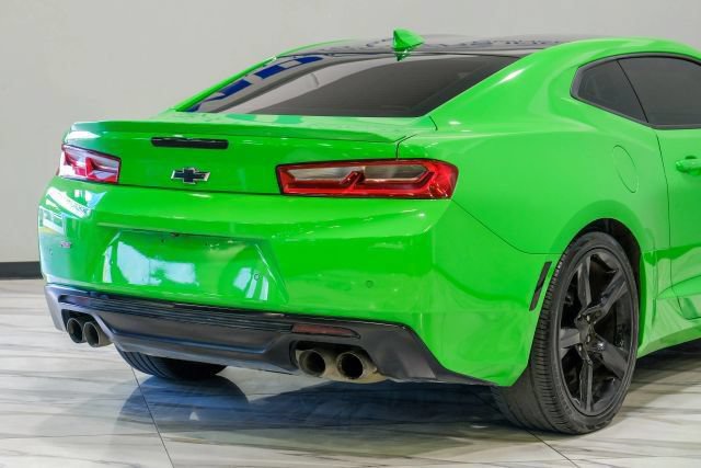 Used 2017 Chevrolet Camaro LT RWD image 12