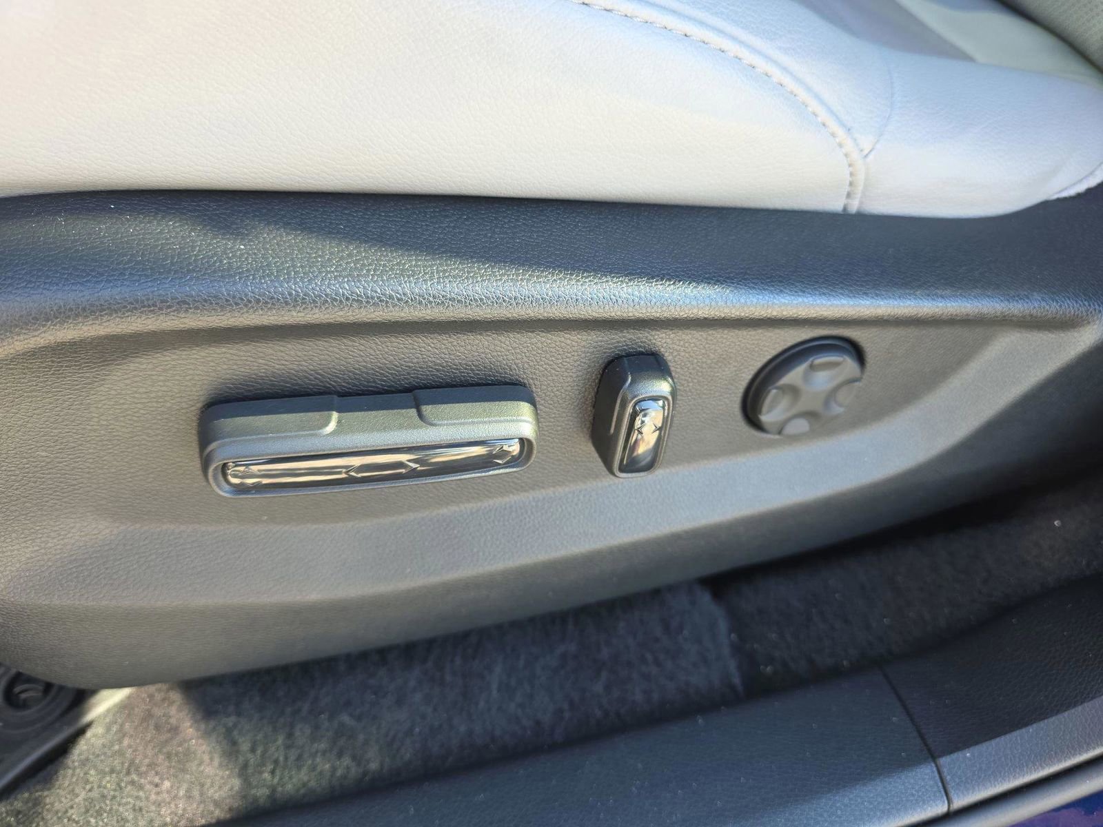 Used 2022 Honda CR-V Touring image 23