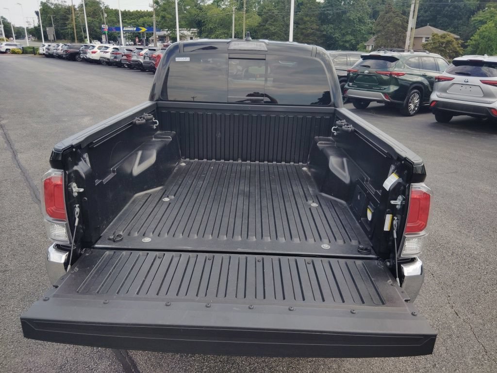 Certified 2023 Toyota Tacoma TRD Off-Road AWD/4WD image 31