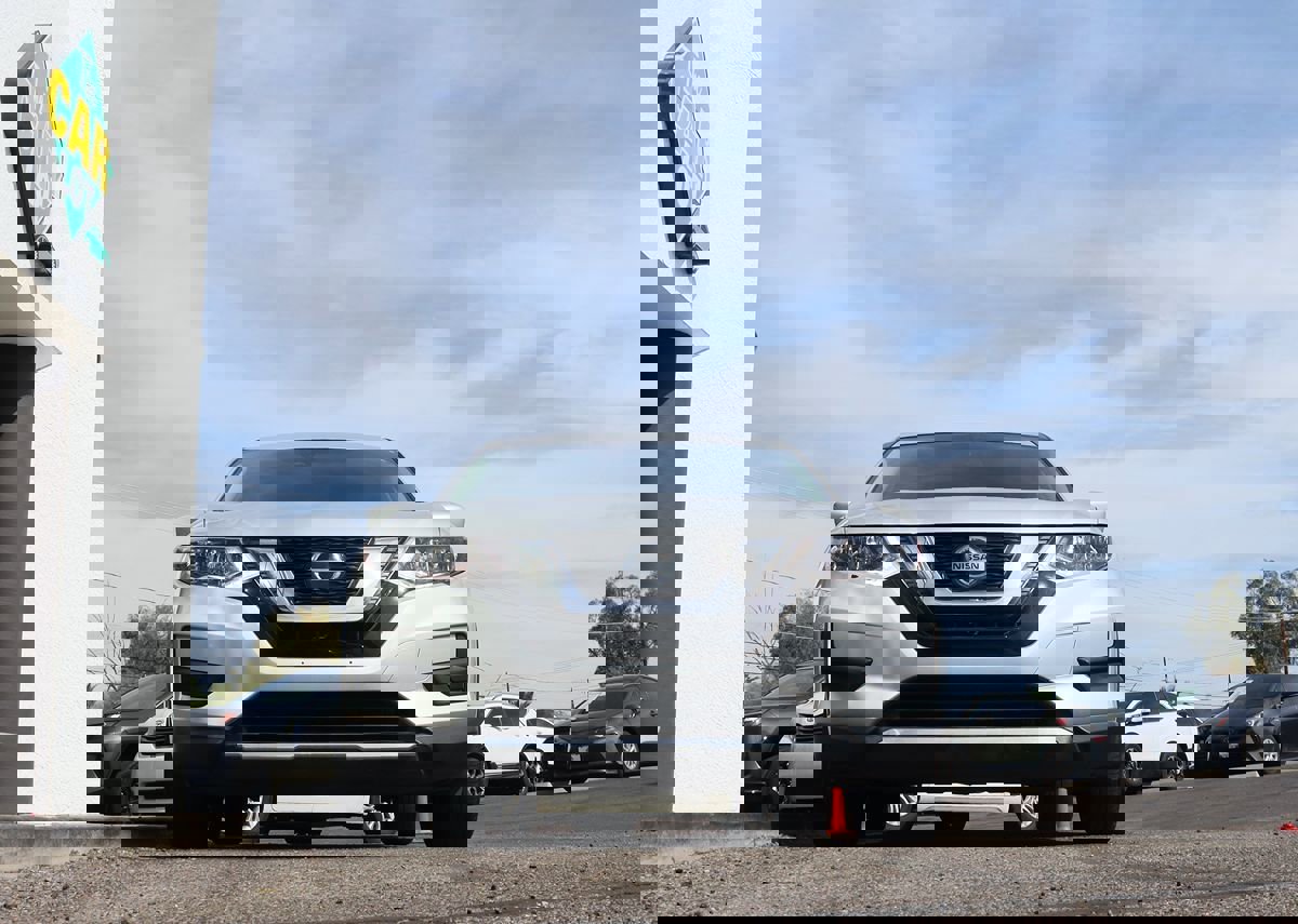 Used 2019 Nissan Rogue S image 17