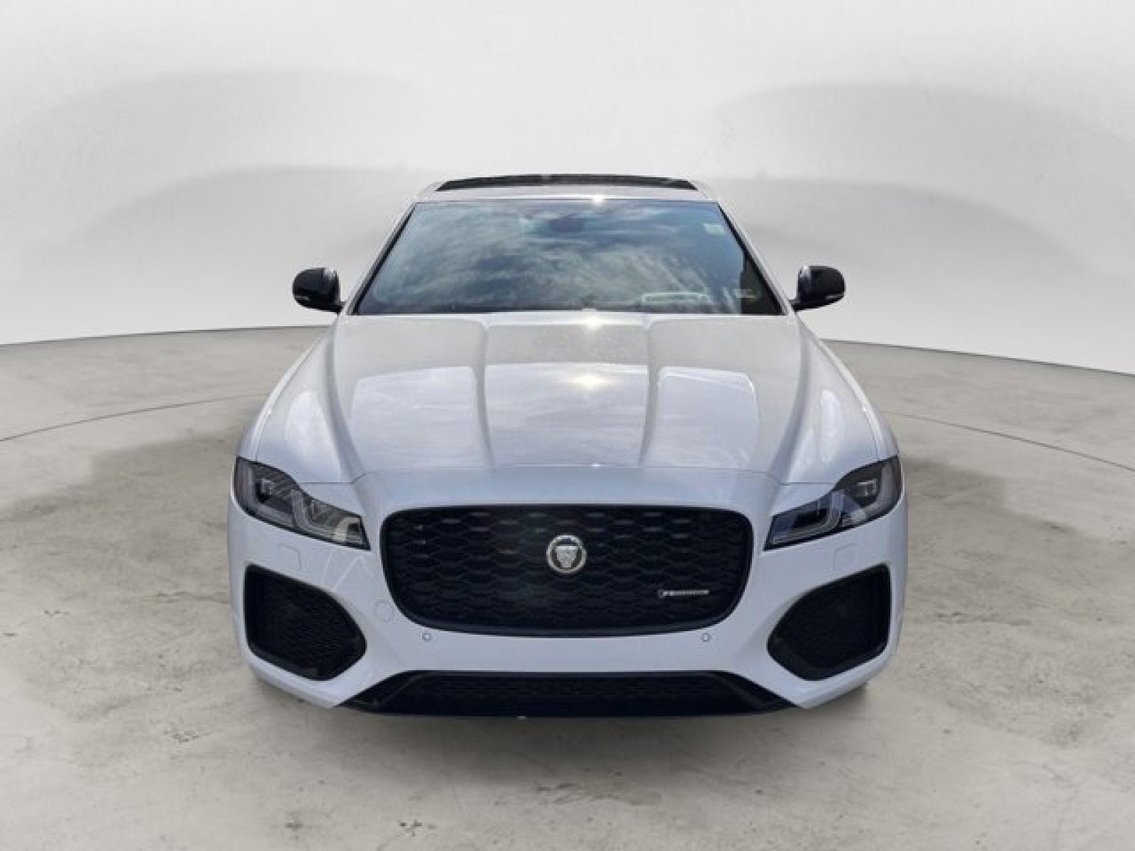 New 2024 Jaguar XF R-Dynamic SE image 9