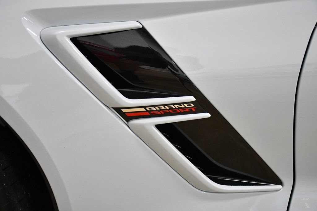 Used 2018 Chevrolet Corvette Grand Sport w/ Carbon 65 Edition RWD image 10