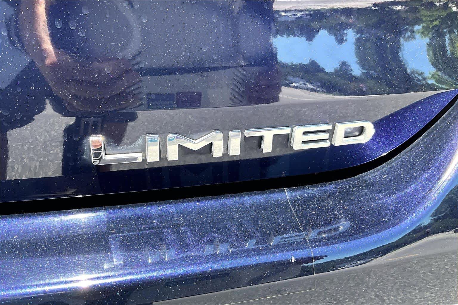 Used 2023 Toyota Highlander Limited FWD image 10