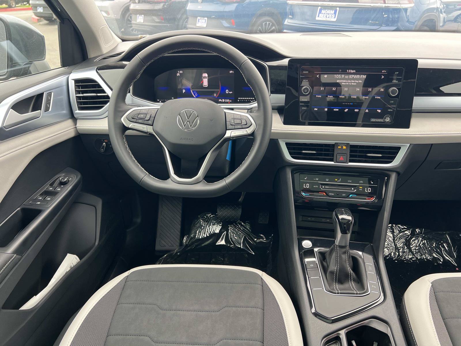 New 2026 Volkswagen Taos SE FWD image 7